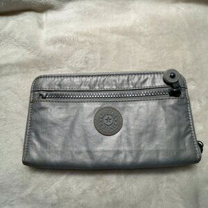 Kipling Silver Zip Around Wallet in Great Pre-owned Condition